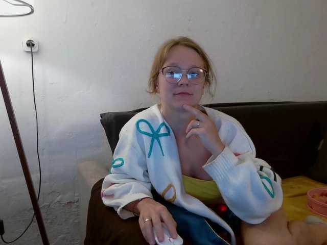 LeniFuchs live cam on BongaCams