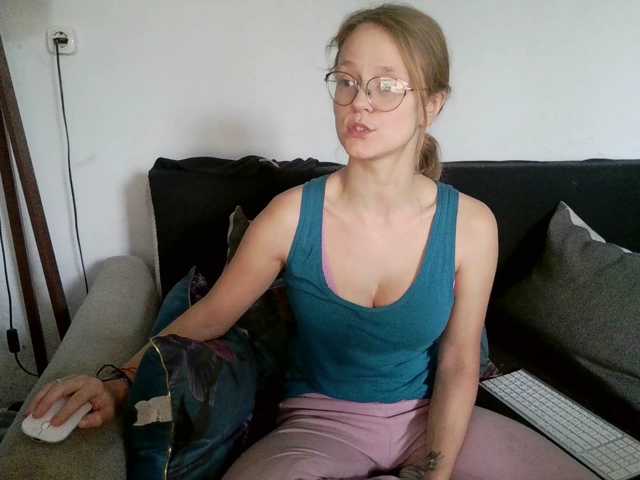 LeniFuchs live cam on BongaCams