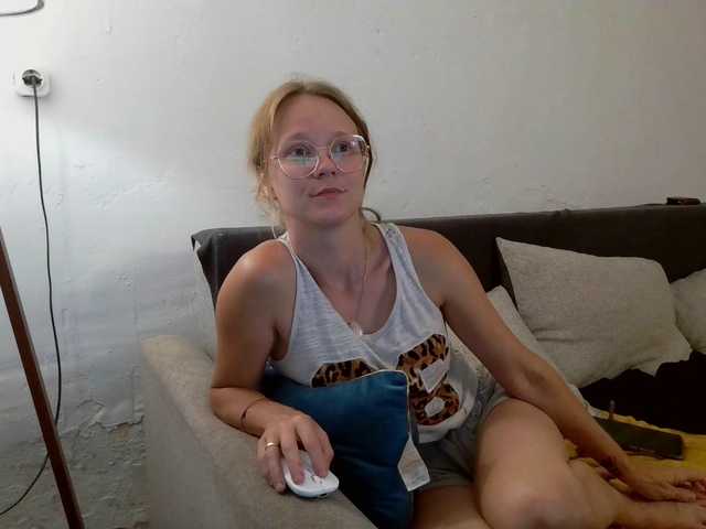 LeniFuchs live cam on BongaCams