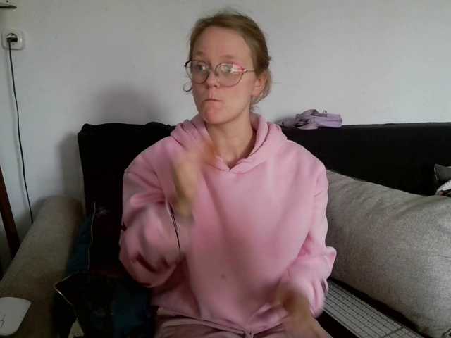 LeniFuchs, live now on BongaCams