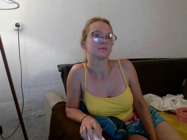 LeniFuchs live cam on BongaCams