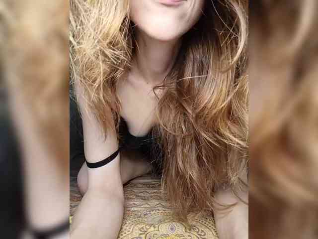 Your-Peachy-Dream webcam