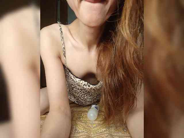 Your-Peachy-Dream webcam