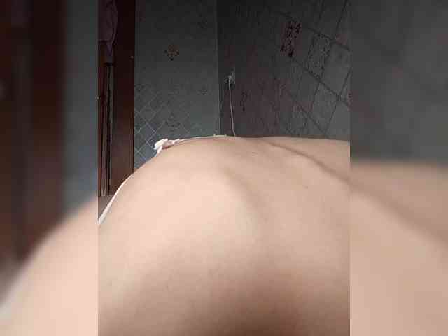 Your-Peachy-Dream webcam