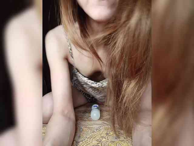 Your-Peachy-Dream webcam