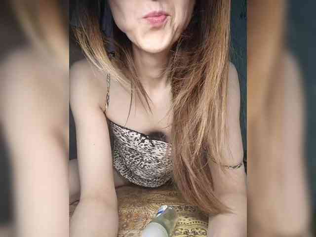 Your-Peachy-Dream webcam