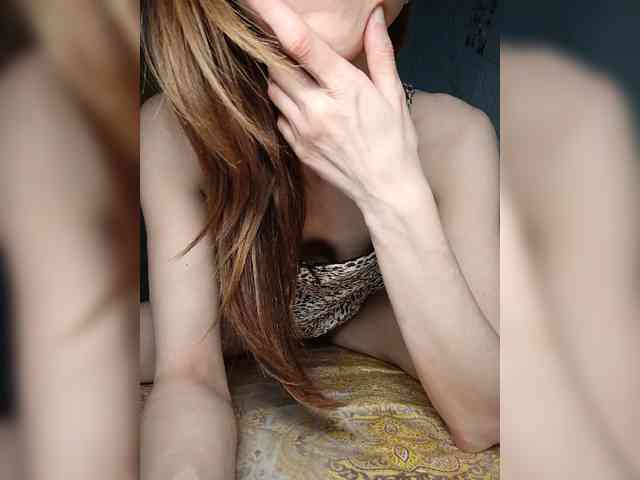 Your-Peachy-Dream webcam