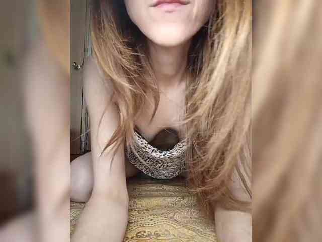 Your-Peachy-Dream webcam