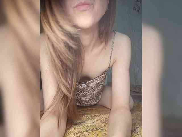 Your-Peachy-Dream webcam