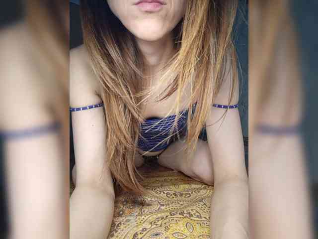 Your-Peachy-Dream webcam