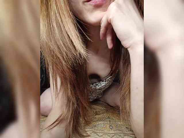 Your-Peachy-Dream webcam
