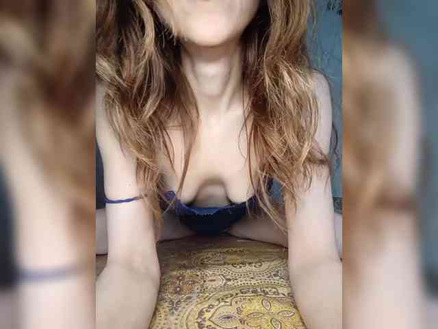 Your-Peachy-Dream webcam