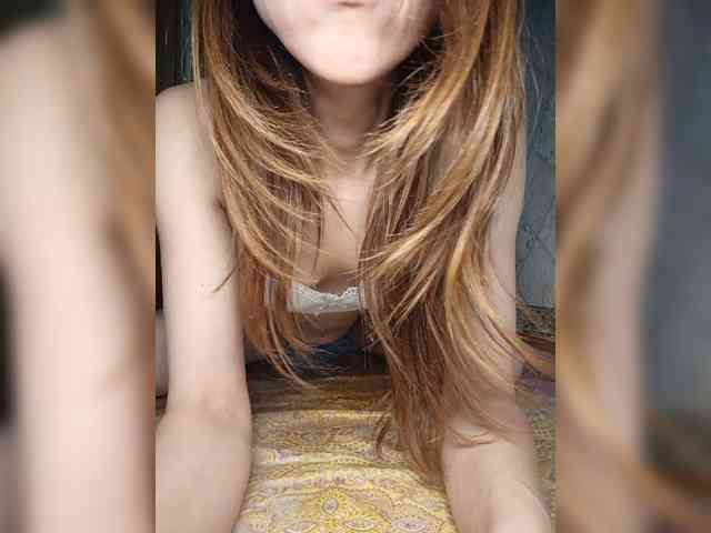 Your-Peachy-Dream webcam