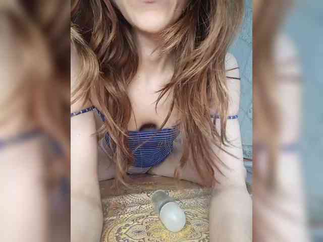 Your-Peachy-Dream webcam