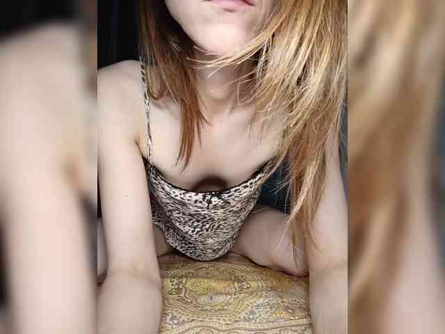 Your-Peachy-Dream webcam