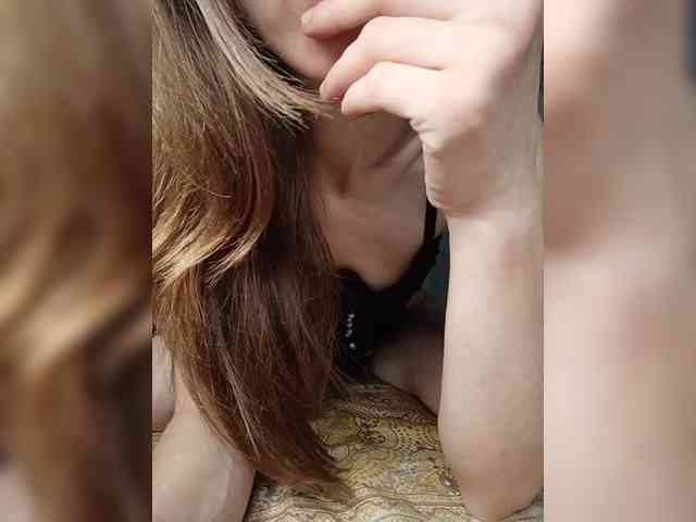 Your-Peachy-Dream webcam