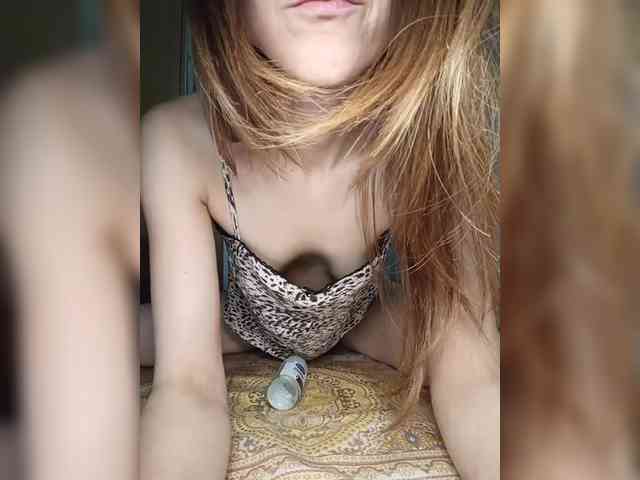 Your-Peachy-Dream webcam