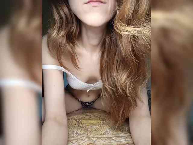 Your-Peachy-Dream webcam