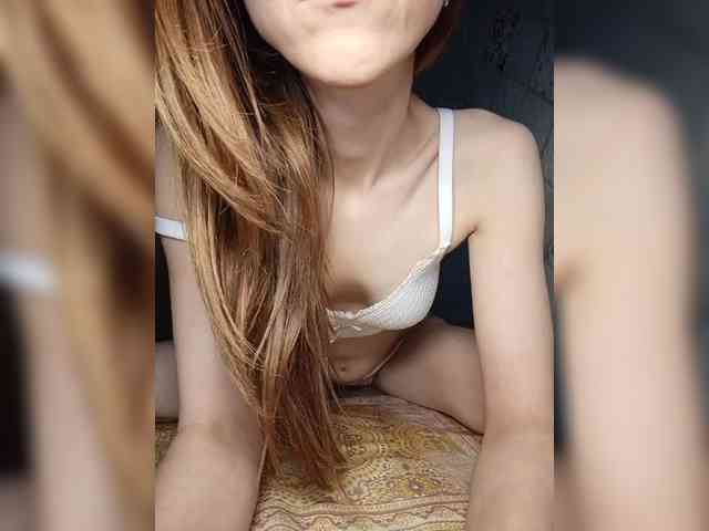 Your-Peachy-Dream webcam