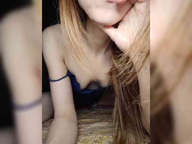 Your-Peachy-Dream webcam