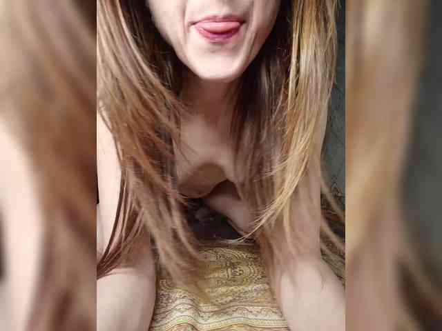 Your-Peachy-Dream webcam