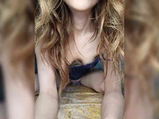 Your-Peachy-Dream webcam