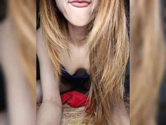 Your-Peachy-Dream webcam