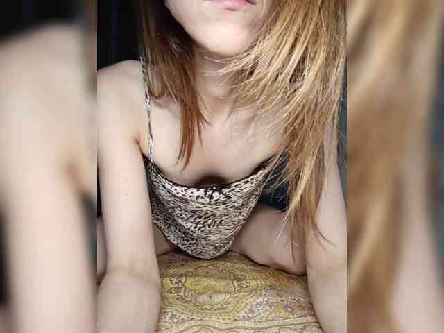 Your-Peachy-Dream webcam