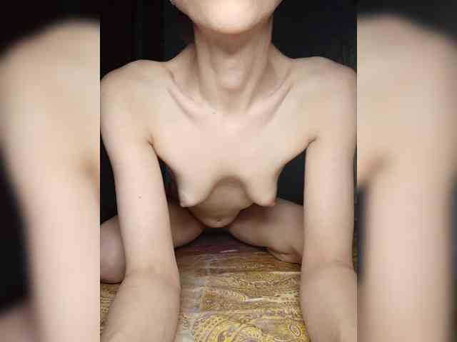 Your-Peachy-Dream webcam