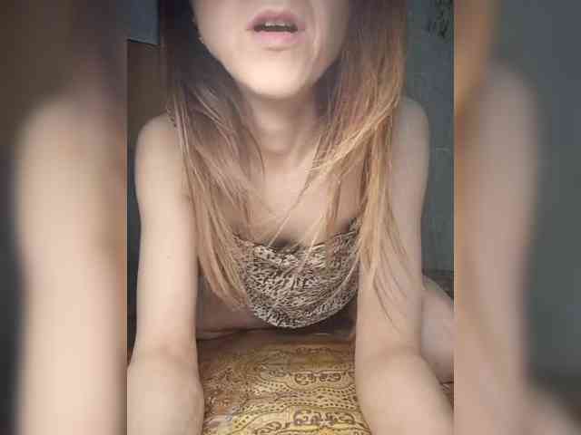 Your-Peachy-Dream webcam