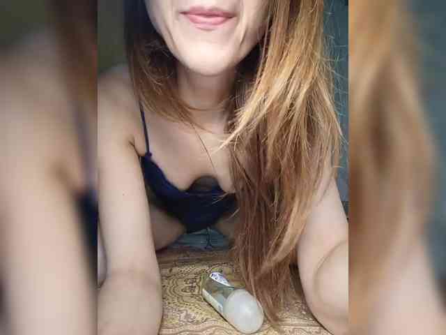 Your-Peachy-Dream webcam