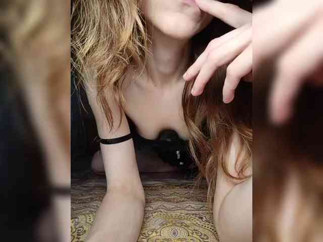 Your-Peachy-Dream webcam