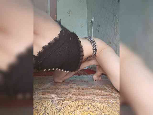 Your-Peachy-Dream webcam