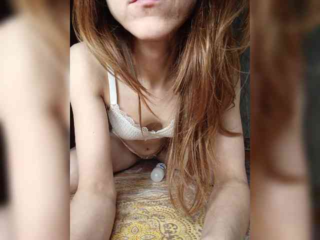Your-Peachy-Dream webcam