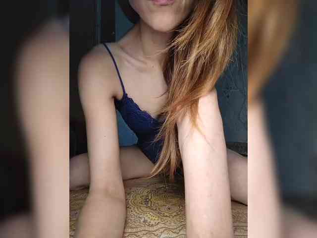 Your-Peachy-Dream webcam