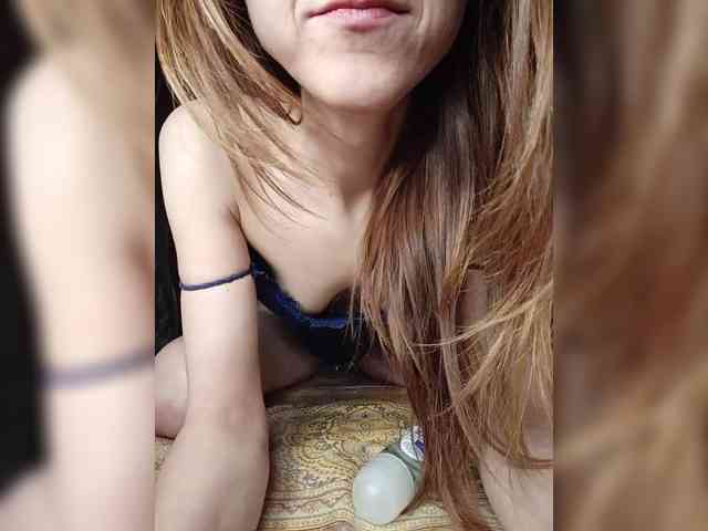 Your-Peachy-Dream webcam