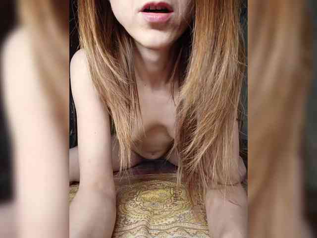 Your-Peachy-Dream webcam