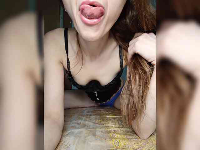 Your-Peachy-Dream webcam