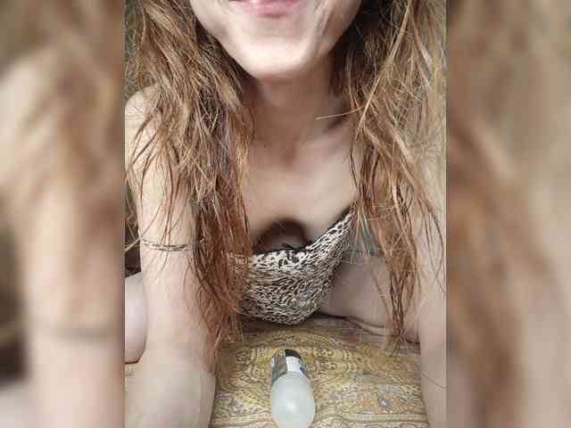 Your-Peachy-Dream webcam