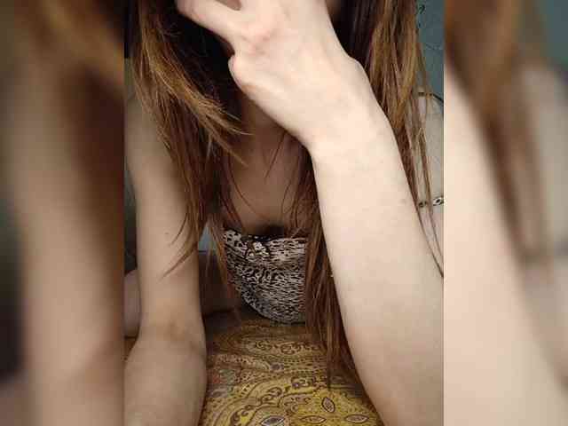 Your-Peachy-Dream webcam