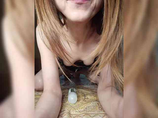 Your-Peachy-Dream webcam
