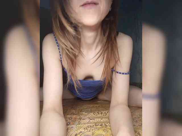 Your-Peachy-Dream webcam