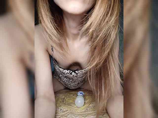 Your-peachy-dream's cam show statistics and live stream