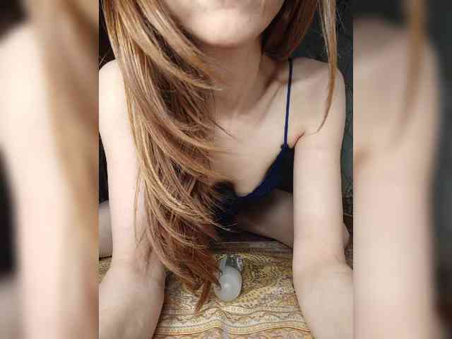 Your-Peachy-Dream webcam