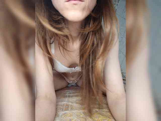 Your-Peachy-Dream webcam