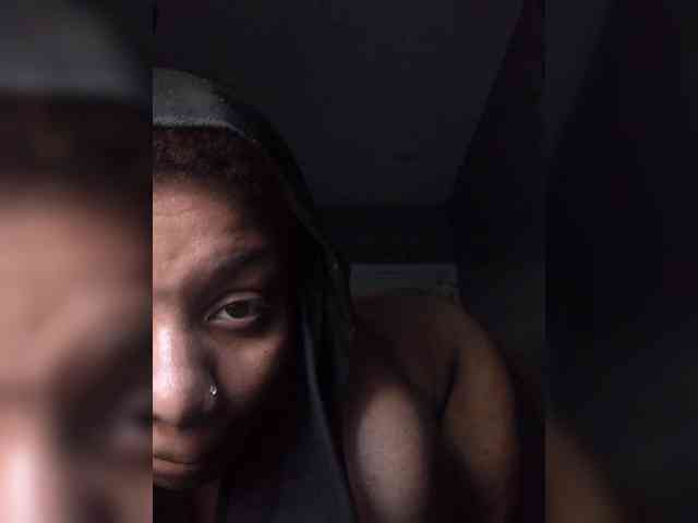 Modella: Desiniah