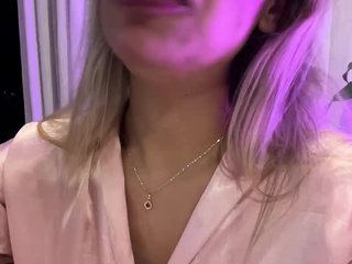 EmilyLeah Porn Show