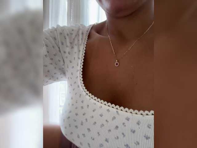 EmilyLeah live webcam show