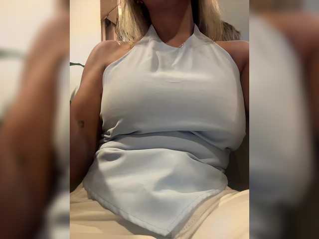 EmilyLeah live cam on BongaCams