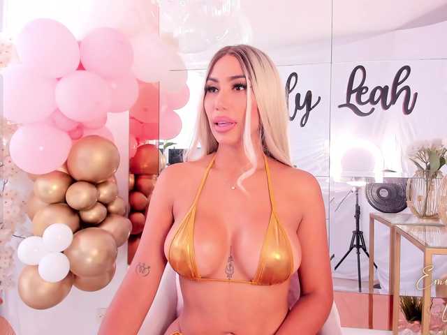 EmilyLeah live cam on BongaCams